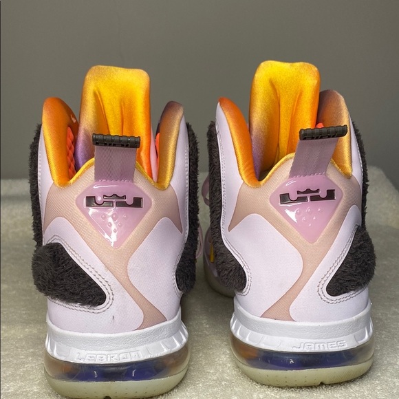 Nike Lebron 9 'Regal Pink' Sneakers in Pink and Velvet Brown (US 11.5) - Picture 5 of 9